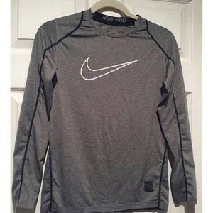 🍍Nike Pro Dri-fit boys/fitted grey shirt